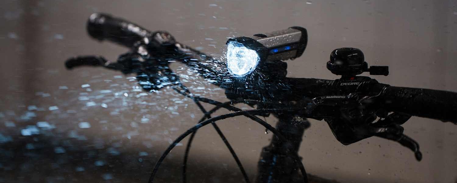 Eleven bicycle lights put to the test Eleven bicycle lights put to the test