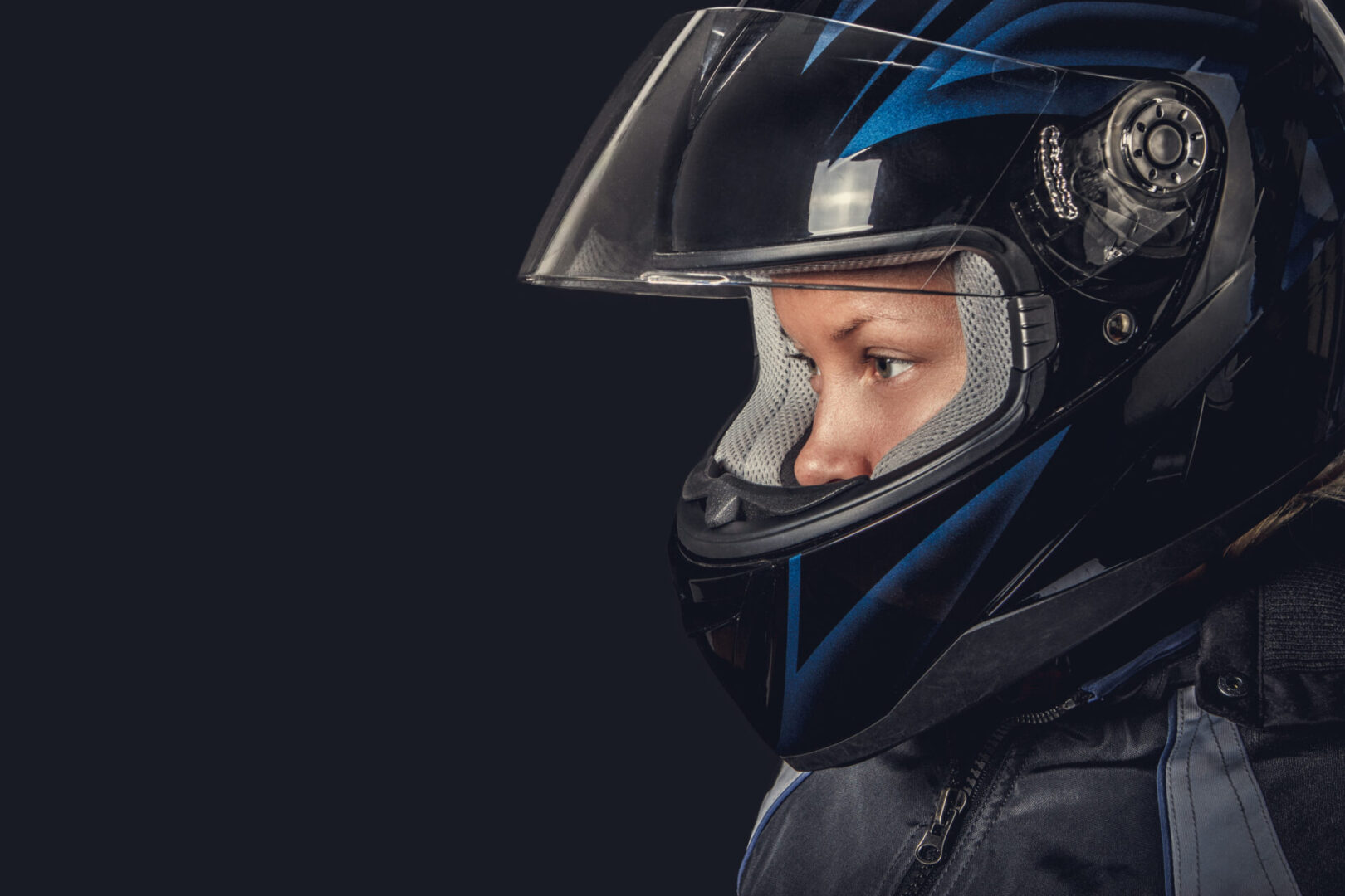 Casque moto : roulez-vous hors la loi sans le savoir ?